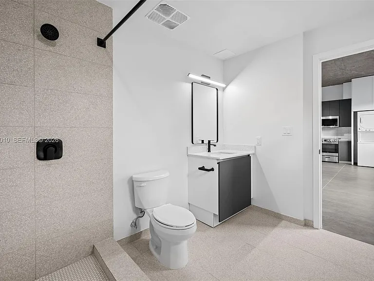 315 NW 32nd St #307 — Photo 13