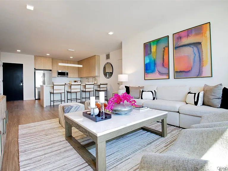 333 Warner Ave #215 — Photo 3