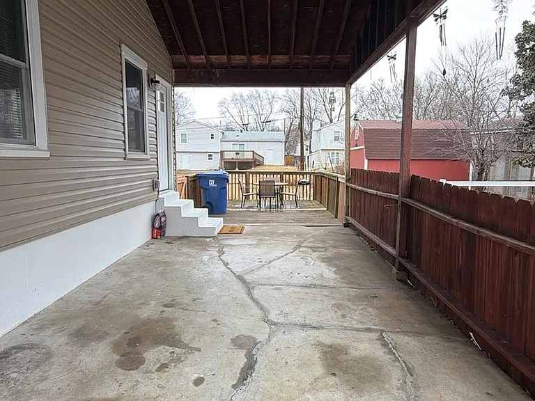 2355 Oakwood Manor Dr — Photo 16