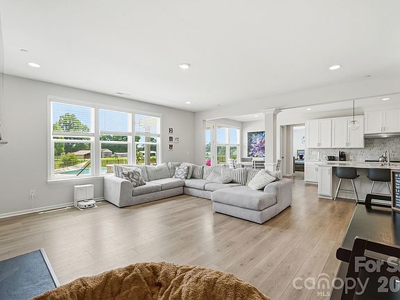 5th image of 3205 Kintore Ln