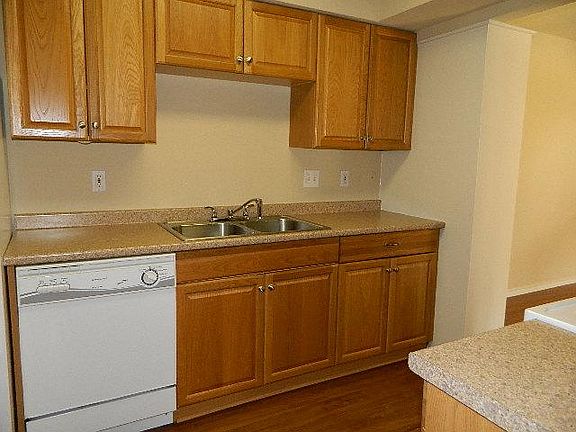 5th image of 2642 Custer Pkwy APT B