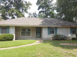 2115 Shamrock Dr, Columbus, MS 39702