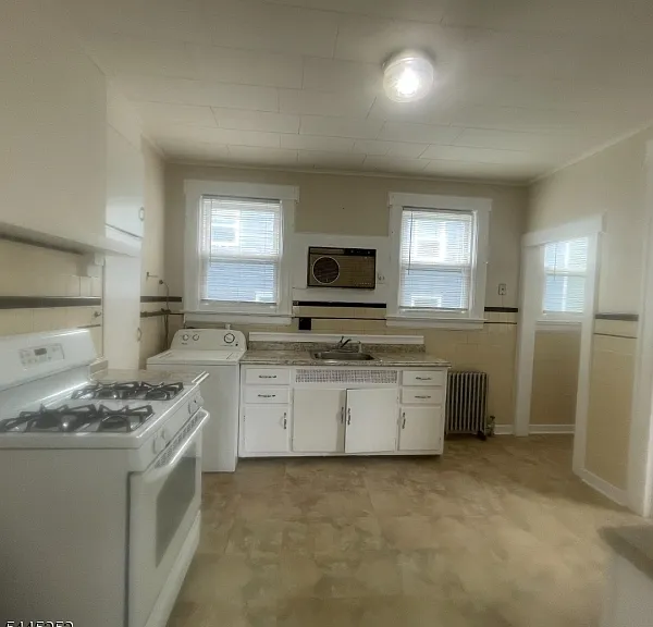 77 Franklin Ter — Photo 2