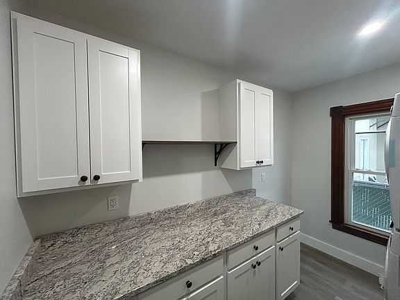 4th image of 6 Holmes St #1