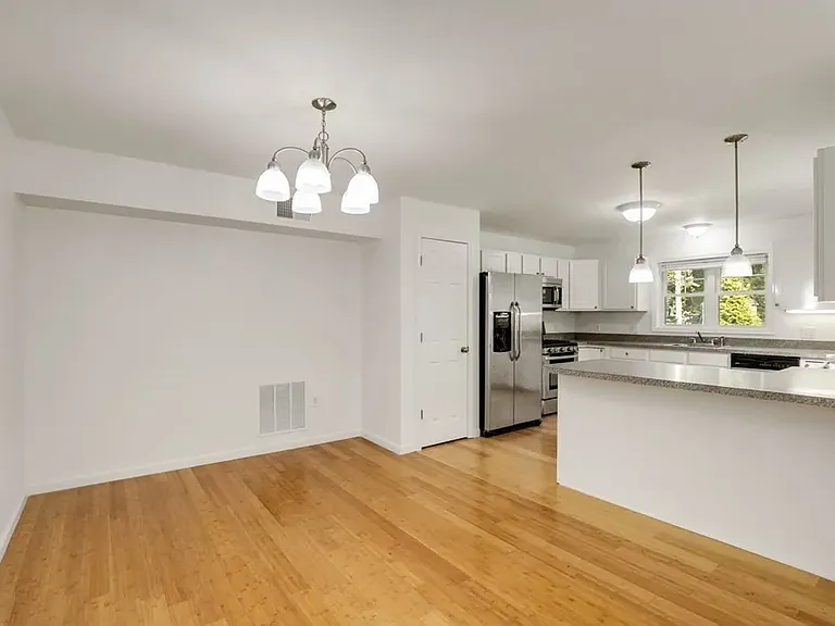 32 Brown St #32 — Photo 7