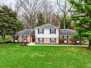 5520 Red Coach Rd, Dayton, OH 45429