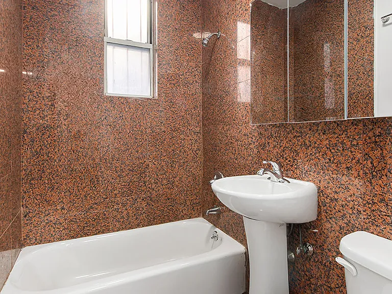 150 E 3rd St #3D — Photo 4