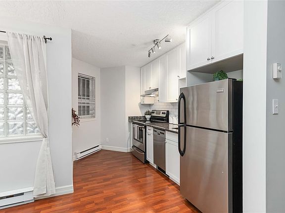 4th image of 2710 Grosvenor Rd #101