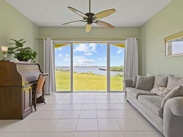 4 Harbour Isle Drive E #106, Fort Pierce, FL 34949