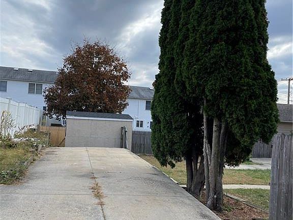 2nd image of 215-217 Woonasquatucket Ave