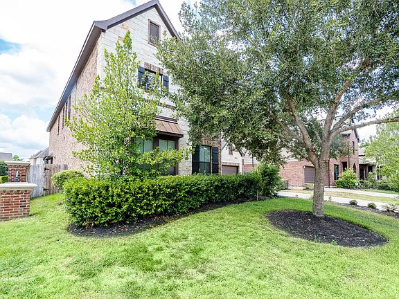 2nd image of 22 Serina Ln
