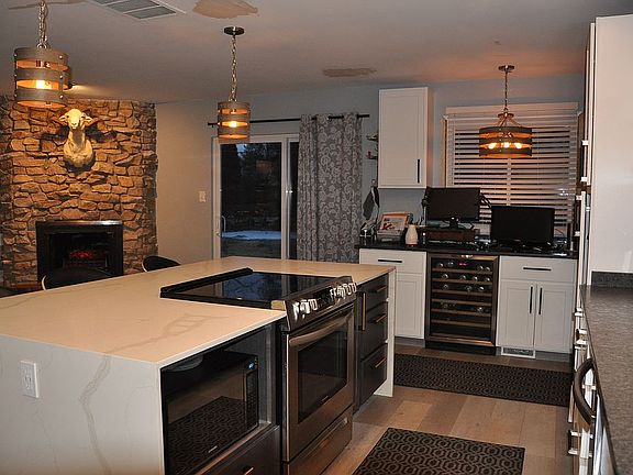 5th image of 8948 Holliday Dr