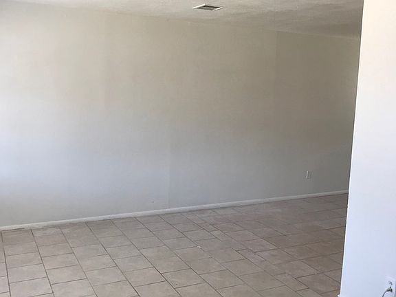 2nd image of 3921 Melody Ln