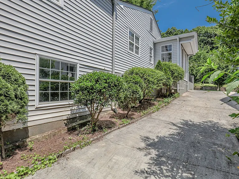 507 Boulevard Pl NE — Photo 29