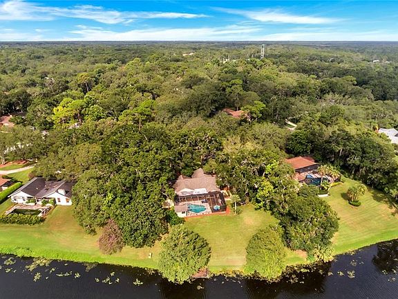 4th image of 204 N Sweetwater Cove Blvd