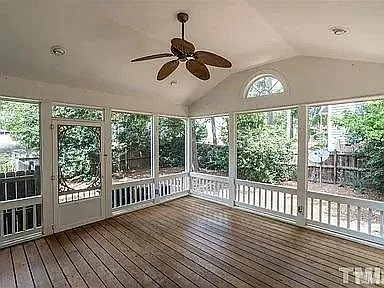 117 Huntsmoor Ln — Photo 12