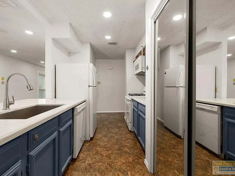 301 Madison St — Photo 29