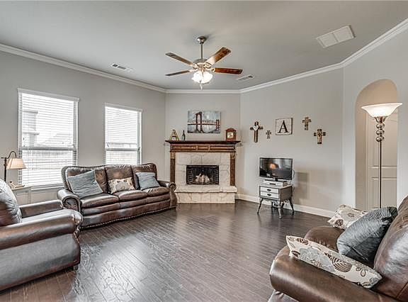 2nd image of 221 Heatherstone Dr