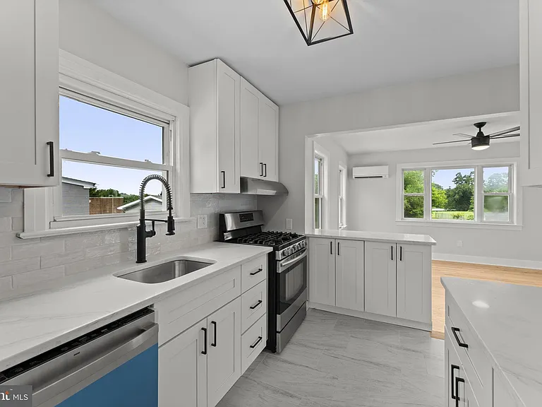 1818 Orange Rd — Photo 14