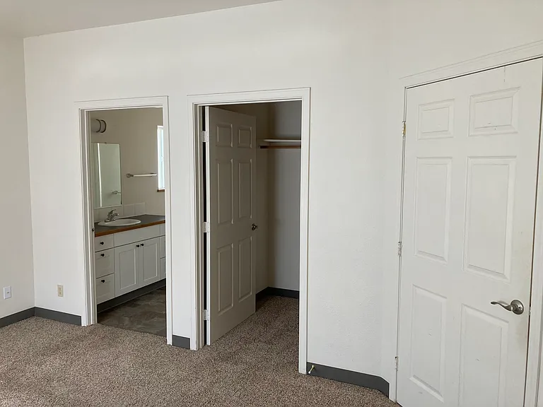 405 SE Fir Villa Rd — Photo 13