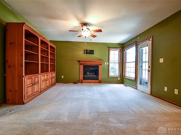 5th image of 626 Thornburg Pl