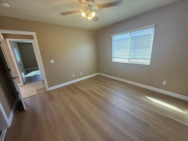 13425 Spring Valley Pkwy — Photo 33
