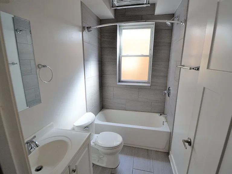 4824 W Addison St — Photo 10