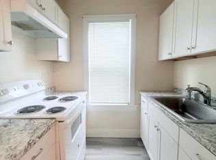 6 Gray Ave FLOOR 1, Nashua, NH 03060