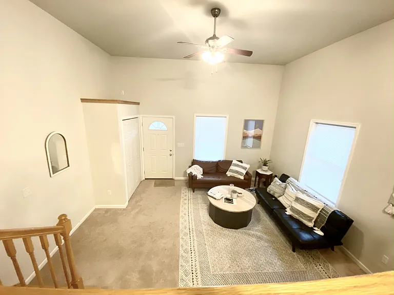 958 Ash St — Photo 5
