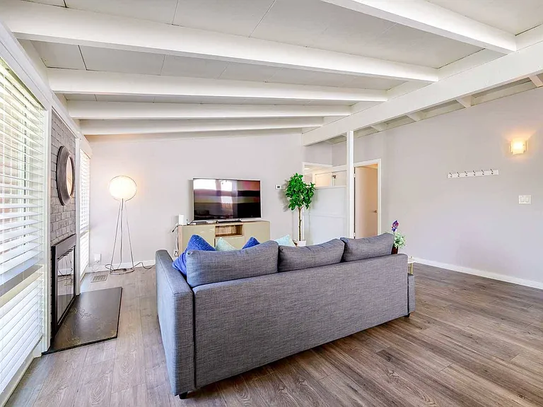 3410 Pepper Tree Ln — Photo 13