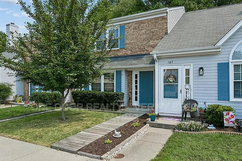 2 bed, 1.5 bath, 1332 sqft, $1,850 — Photo 3