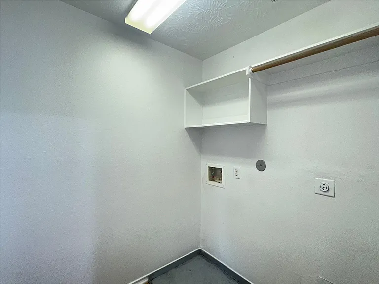 11531 Jacinth Ct — Photo 36