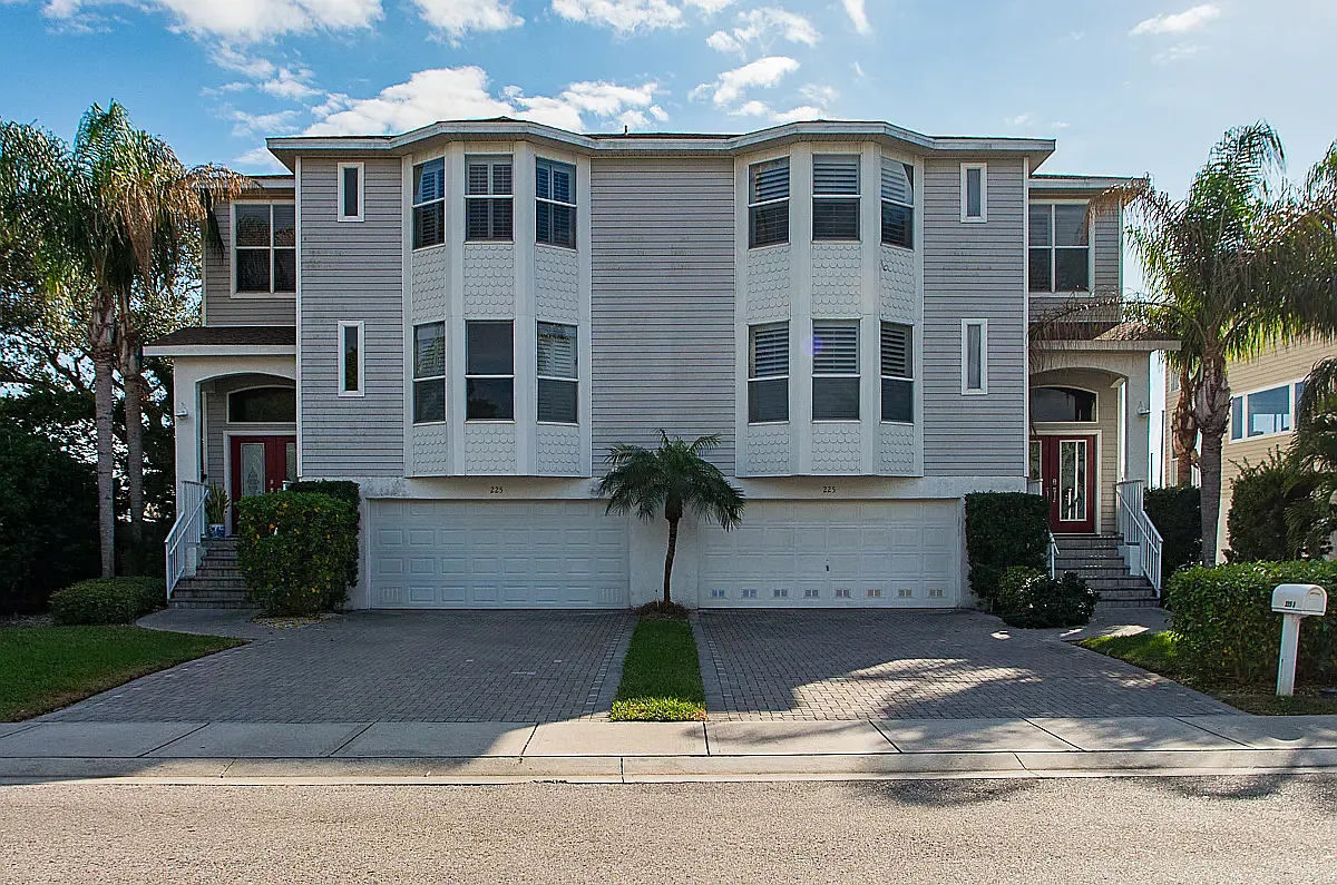 3 bed, 3000 sqft, $5,500 — Photo 1