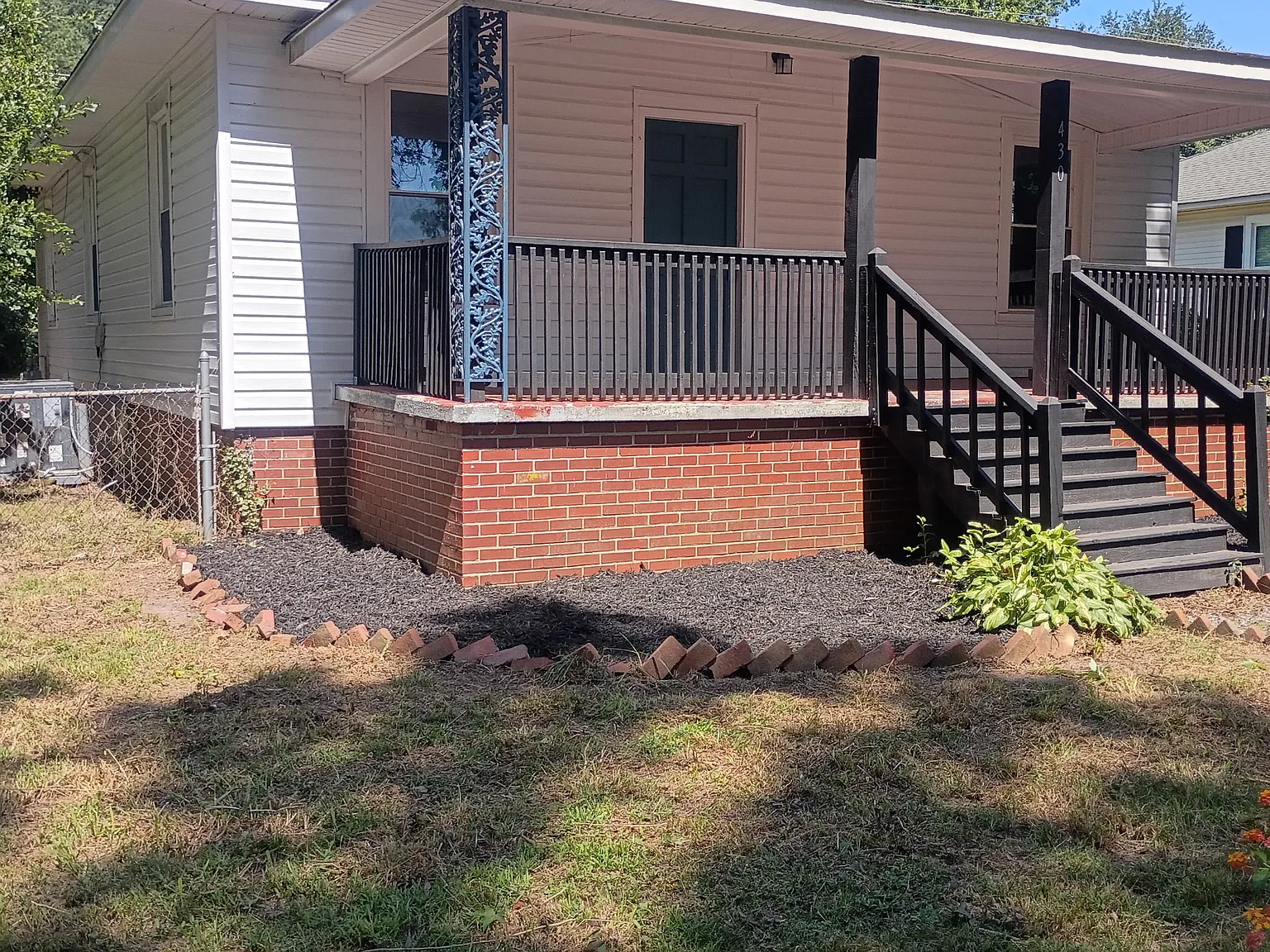 430 E 3rd Street NE - 1 — Photo 1