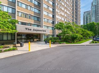 50 Elm Dr E #1501, Mississauga, ON L5A3X2