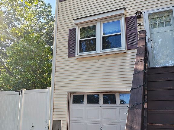 5th image of 28 Mildred Ave #1