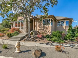 551 Sutton Pl, Ashland, OR 97520