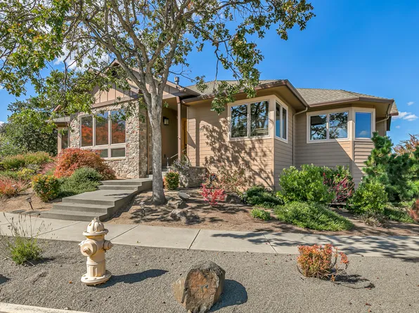 551 Sutton Pl, Ashland, OR 97520