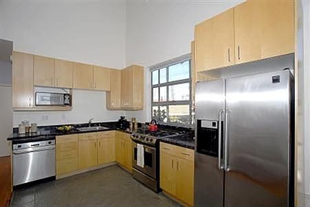 4th image of 590 6th St APT 201