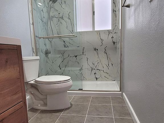 4th image of 835 Saint Francis Blvd