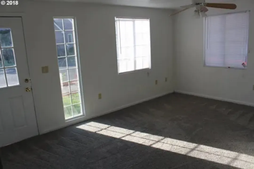 2 bed, 800 sqft, $1,700 — Photo 1