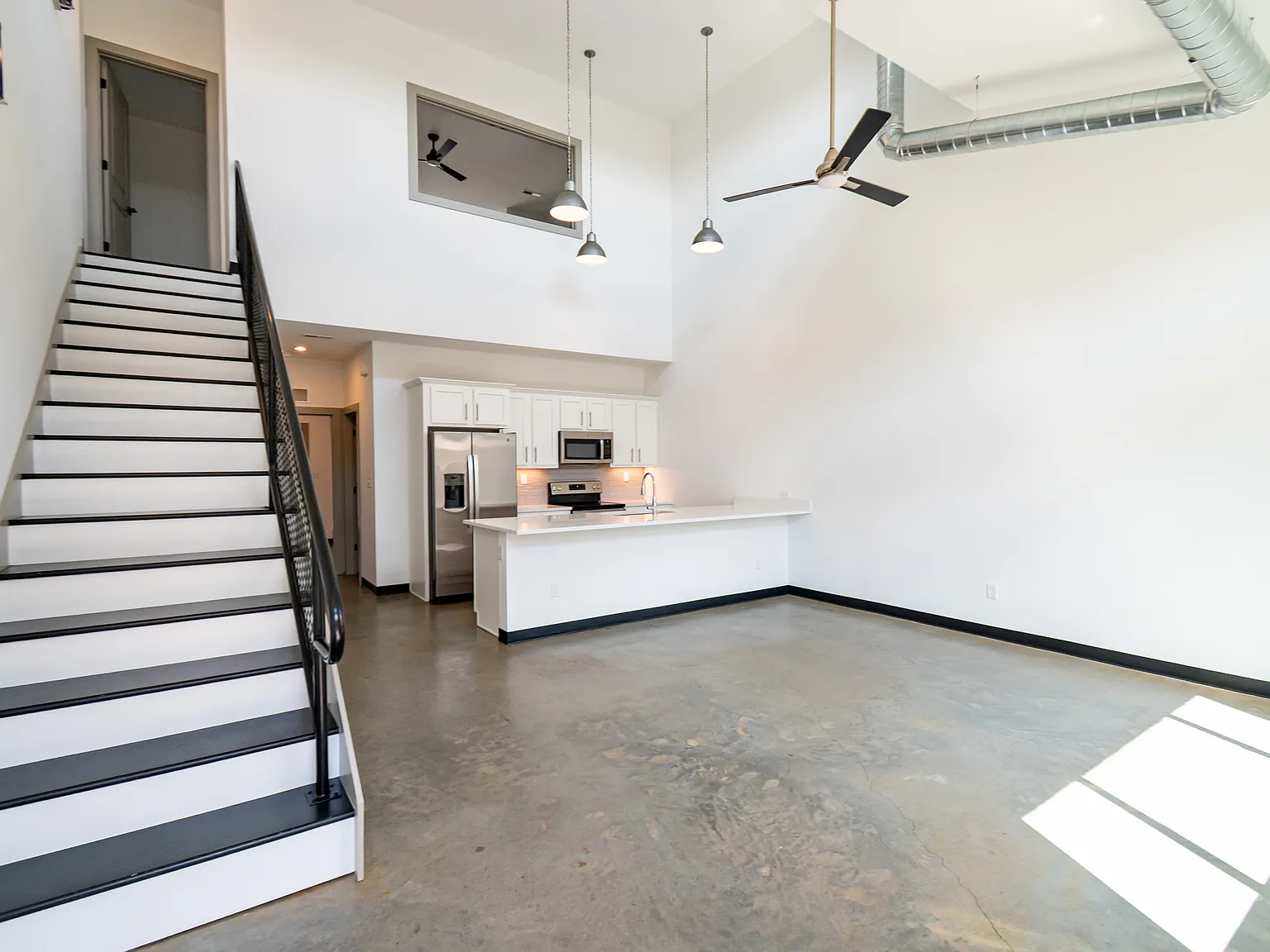 2 bed, 1225 sqft, $1,950 — Photo 2