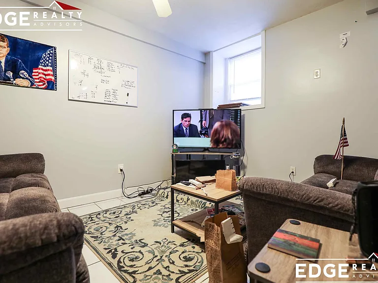 12 Sutherland Rd #A — Photo 6
