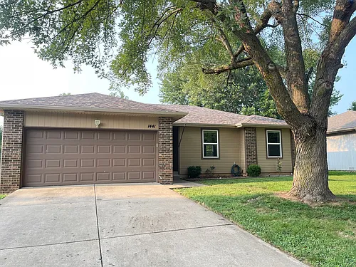 1441 W Seminole St Photo 1