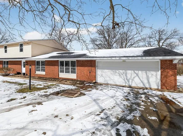 10450 Appletree Ln, Osceola, IN 46561