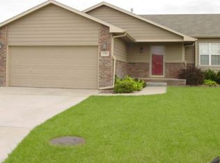 1702 Prairie Run Cir, Mulvane, KS 67110