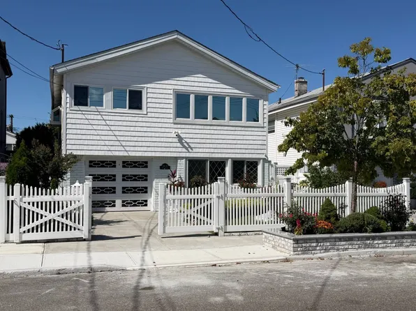 16028 87th St, Howard Beach, NY 11414