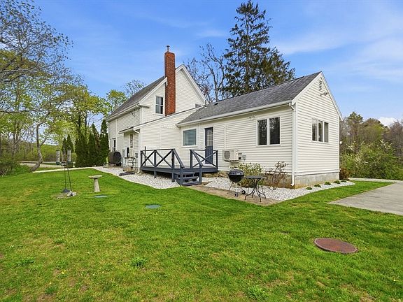 3rd image of 29 Bartlett Rd