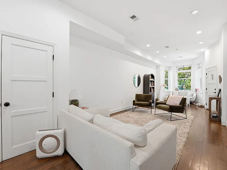 1841 Monroe St NW — Photo 10