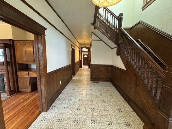 651 N Holston St, Marion, VA 24354